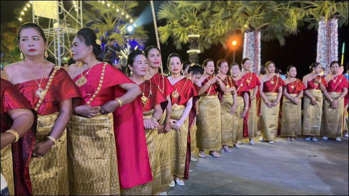 อบต.ไร่สะท้อน เปิดงาน ”ถนนต้นตาล ภูมิปัญญาอาหารคาวหวาน จากตาลโตนด” @ ถนนต้นตาล อ.บ้านลาด จ.เพชรบุรี