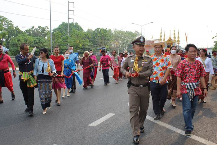 ผวจ.สุพรรณบุรี เปิดงานประเพณีสงกรานต์สืบสานวัฒนธรรมไทย ขบวนแห่พระ-สรงน้ำ พระพุทธรูปศักดิ์สิทธิ์อำเภอด่านช้าง ครั้งที่9