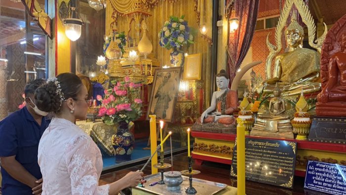 ม.ล.ภัทรสุดา-ผอ.ฟ้า อัญเชิญพัดรองพระราชทาน เทียนพรรษาพระราชทาน 