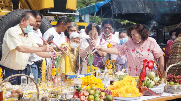 พิธีเคลื่อนย้ายพระบรมรูปทรงม้าสมเด็จพระเจ้าตากสินมหาราช