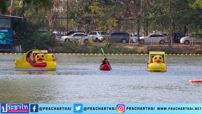 ปั่นเรือเป็ดและเรือคายัคฟรี ณ สวนวชิรเบญจทัศ (สวนรถไฟ) เปิดให้ประชาชนได้เข้ามาใช้ฟรีแล้ว