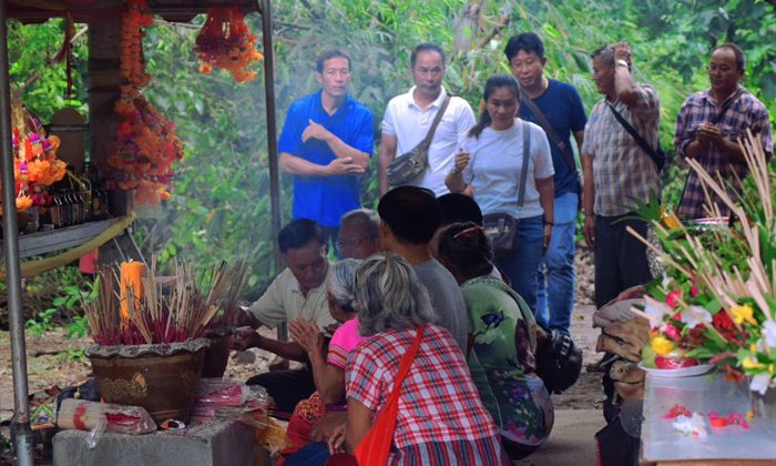 ส่องเลขเด็ดหางประทัด ประเพณีปิดบ้านหรือเลี้ยงบ้าน บ้านทองหลาง จังหวัดอุทัยธานี