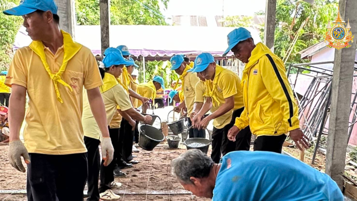 อ.ศรีสัชนาลัยจัดโครงการซ่อม-สร้างบ้านผู้ยากไร้เทิดไท้องค์ราชัน 73 หลัง 