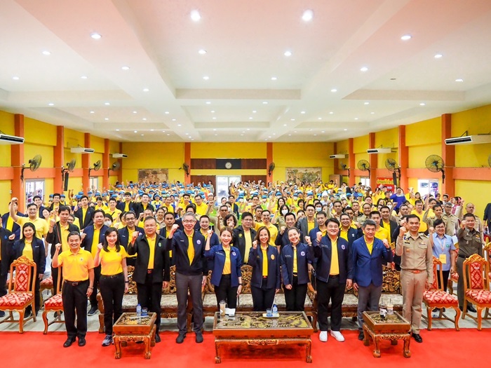 พิมพ์ภัทรา วิชัยกุล รัฐมนตรีว่าการกระทรวงอุตสาหกรรม เปิดการฝึกอบรมเชิงปฏิบัติการ โครงการส่งเสริมทักษะอาชีพดีพร้อมหลักสูตร การแปรรูปอาหาร (การทำลูกชิ้น การทำน้ำจิ้มลูกชิ้น)