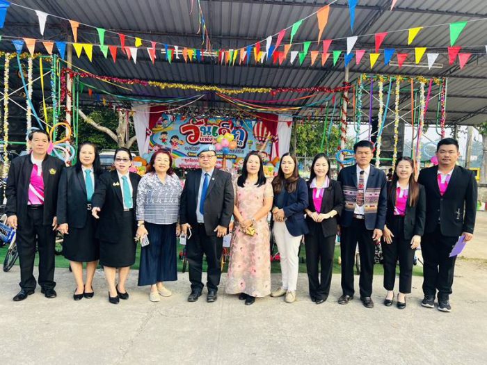 World Peace Ambassador distributes school supplies and dietary supplements in Chiang Rai